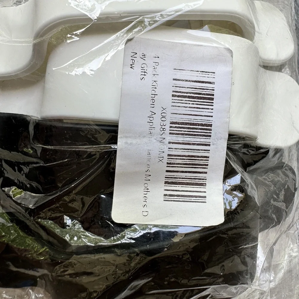 Set‎ Of 4 Cord Keepers For Appliances 2 White & 2 Black - New